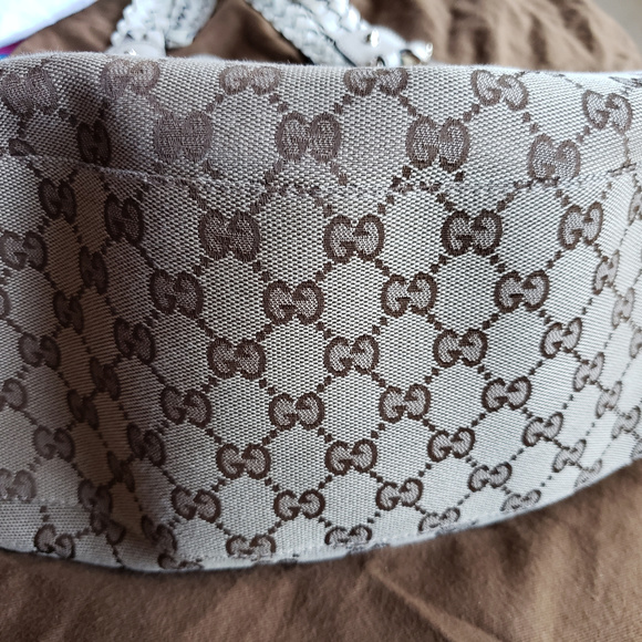 💥💥SOLD💥💥Authentic Gucci Pelham Shoulder Bag - Picture 2 of 5